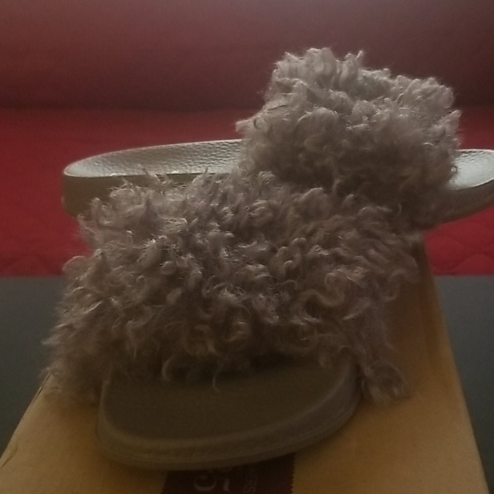 FUZZY WUZZY SLIPPERS